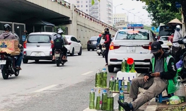 Bơm thêm hơn 1.000m³ xăng dầu cho thành phố Hà Nội