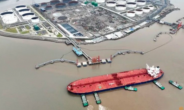 Trung Quốc tăng xuất khẩu dầu nhưng không đủ để đảo ngược tình thế