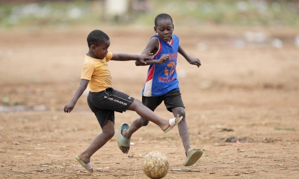 Bóng đá vượt qua mọi lứa tuổi khi World Cup 2022 đến gần