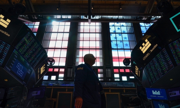 S&P 500 vẫn có tuần thua lỗ mặc dù đóng cửa ở mức cao trong phiên cuối

