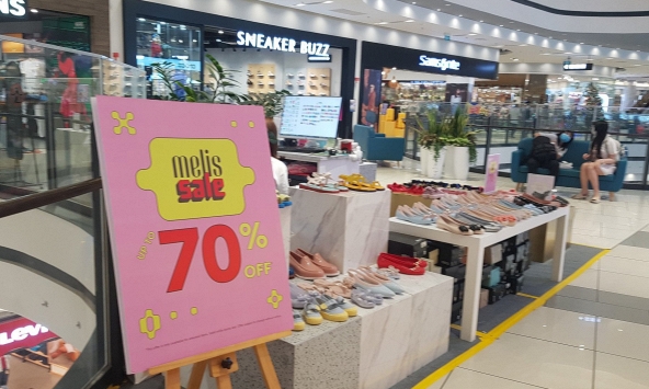 Nhiều mặt hàng được giảm giá sâu nhân ngày mua sắm Black Friday 2022