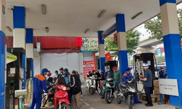 Ngày mai, giá xăng quay đầu giảm?