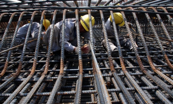 Nhu cầu hạn chế, giá thép xây dựng sẽ còn giảm