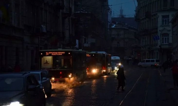 Mỹ, châu Âu cấp máy phát điện cho Ukraina