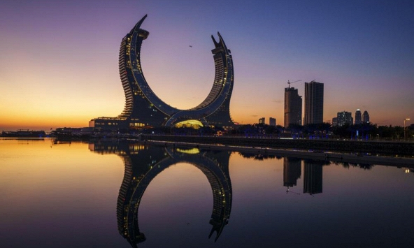 Khung ảnh nhộn nhịp với các điểm dừng chân truyền thống và du lịch ở Qatar