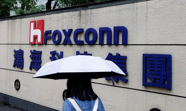 Foxconn thưởng 1.800 USD cho công nhân ở lại ‘thành phố iPhone’
