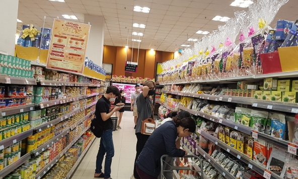 Một số siêu thị ở TP.HCM khuyến mãi 'đậm' cho khách hàng