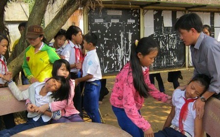 Gần 20 học sinh ở Cao Bằng có hành động lạ trước khi ngất xỉu