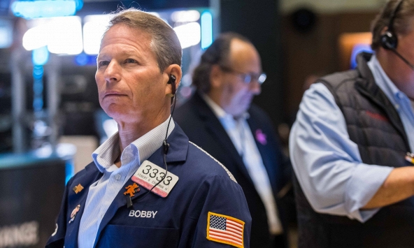 Chứng khoán tăng vọt sau những bình luận tích cực từ Fed, nhưng khó khăn vẫn chưa hết