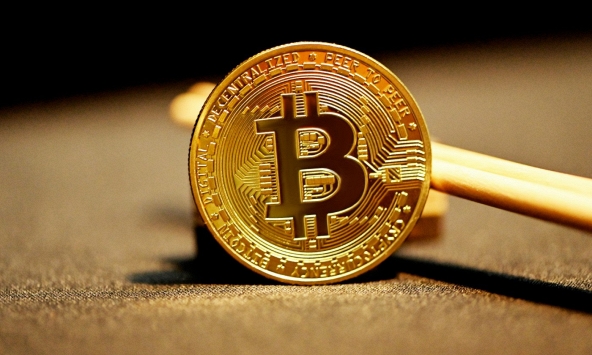 Bitcoin bất ngờ tăng mạnh, dự kiến chạm ngưỡng 18.000 USD