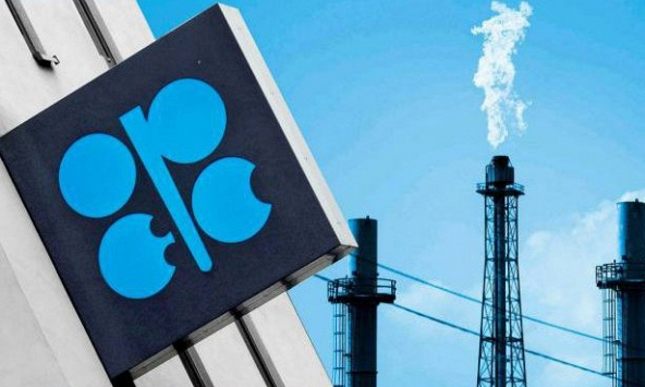 OPEC+ xem xét cắt giảm sản lượng dầu thô trước lệnh trừng phạt Nga và đề xuất giá trần