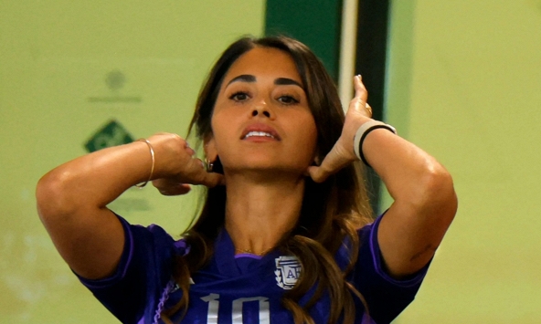 Bàn thắng thứ 789 của Lionel Messi trong trận Argentina vs Australia 'chẳng là gì' so với người vợ tuyệt đẹp của anh