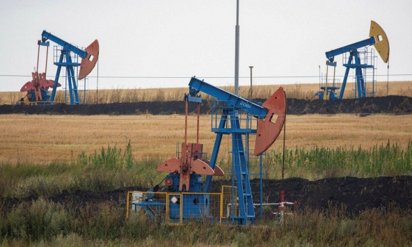 Giá xăng dầu ngày 5/12: Dầu thô có xu hướng giảm