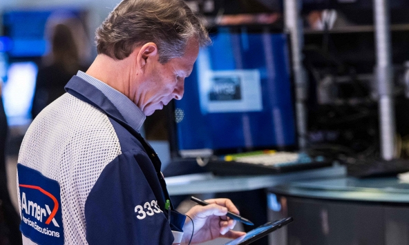 Chứng khoán châu Á suy giảm trước áp lực suy thoái kinh tế