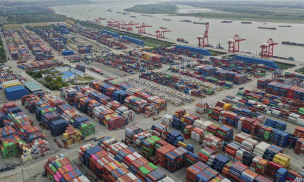 Xuất nhập khẩu tháng 11 của Trung Quốc tiếp tục sụt giảm, tệ hơn dự báo
