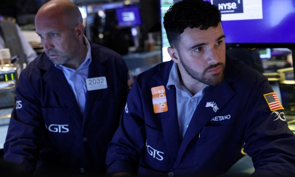 Chứng khoán thế giới giao dịch trái chiều khi áp lực lạm phát đè nặng tâm lý nhà đầu tư