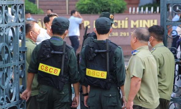 An ninh thắt chặt tại phiên tòa xét xử 'trùm lừa đảo' Nguyễn Thái Luyện