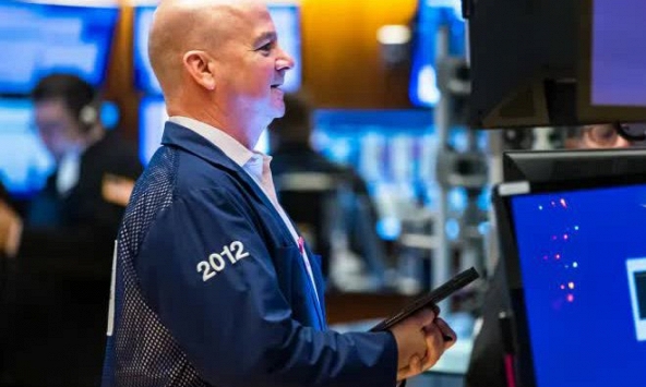 5 điều cần biết trước giờ chứng khoán Mỹ mở cửa vào thứ Sáu (9/12)