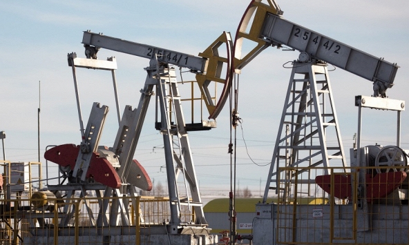 Giá xăng dầu ngày 12/12: Dầu thô có xu hướng tăng