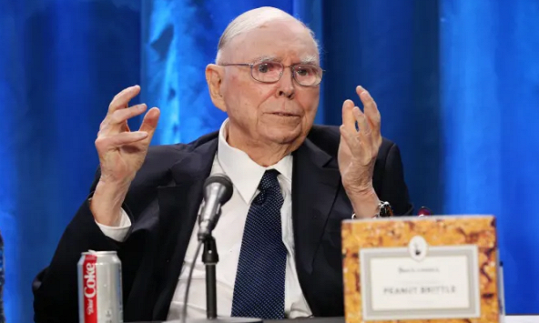 Tỷ phú Charlie Munger: 'Thế giới không bị chi phối bởi lòng tham mà bởi sự đố kị'
