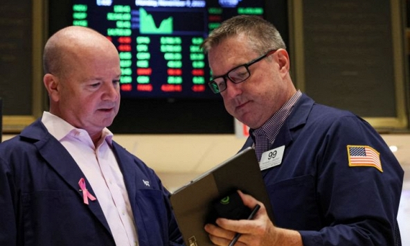 Chứng khoán thế giới tăng trước khi báo cáo lạm phát tháng 11 được công bố