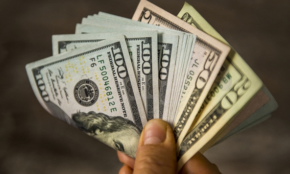 Tỷ giá ngoại tệ 14/12: USD trượt dốc sau báo cáo lạm phát của Mỹ