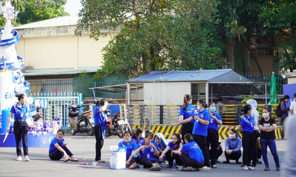 Nhân viên siêu thị Co.opmart Biên Hòa đồng loạt ngừng làm việc