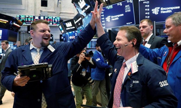 5 điều cần biết trước giờ chứng khoán Mỹ mở cửa vào thứ Sáu (16/12)