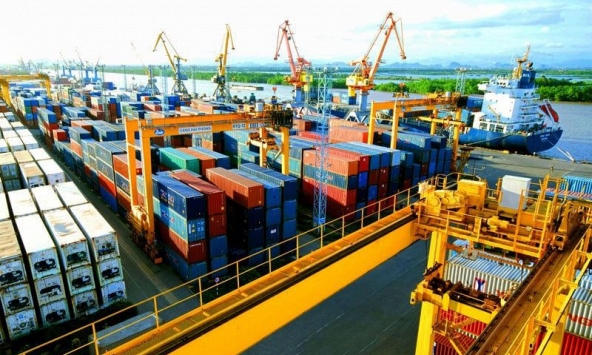 Kim ngạch xuất nhập khẩu hàng hóa của Việt Nam chạm mốc 700 tỷ USD