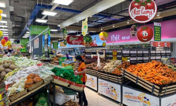 Thị trường thực phẩm ngày 17/12: Giá chuối và sầu riêng tăng mạnh