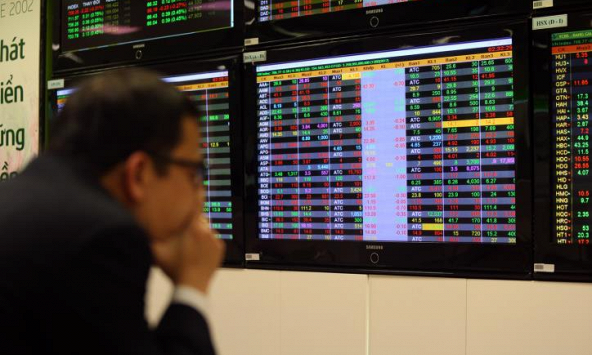 Kinh tế năm 2022-2023: Thị trường chứng khoán đối đầu sóng gió