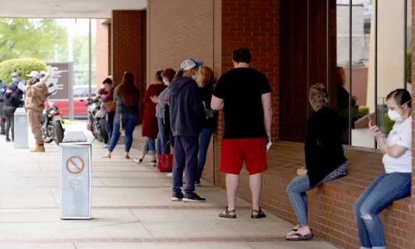 Tại sao mọi người nghĩ rằng một cuộc suy thoái sẽ xuất hiện vào năm 2023?