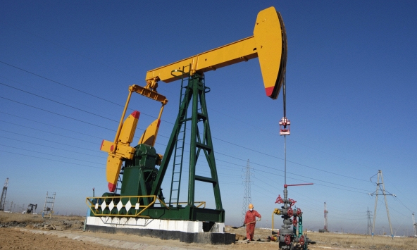 Giá xăng dầu ngày 26/12: Dầu thô duy trì ổn định