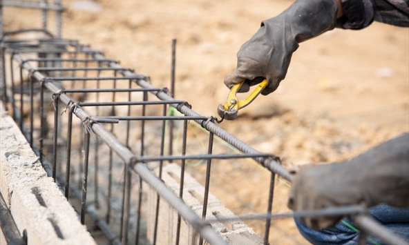 Giá quặng sắt giảm chạm mức thấp nhất trong 5 tháng