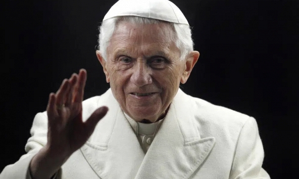 Cựu Giáo hoàng Benedict XVI qua đời ở tuổi 95

