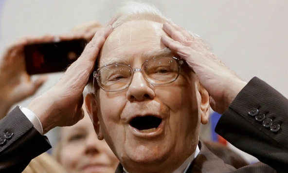 Tỷ phú Warren Buffett nhận mức lương hàng năm là bao nhiêu?