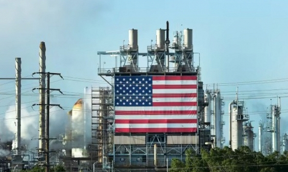 Hai 'đại gia' dầu khí Mỹ lãi ròng gần 100 tỷ USD trong năm 2022, mức cao nhất kể từ năm 2005