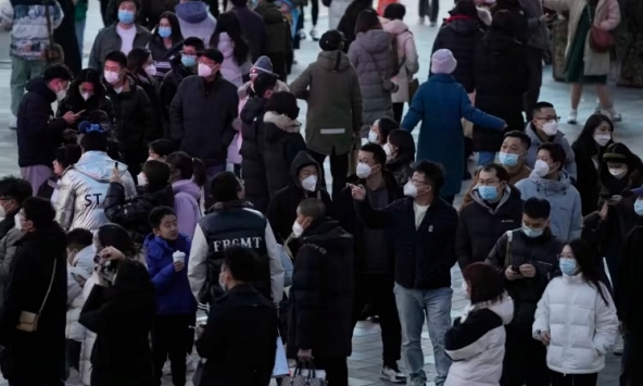 Trung Quốc có thể đối mặt với nhiều đợt lây nhiễm COVID lớn sau khi mở của biên giới?