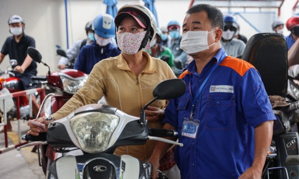 Giá xăng có thể tăng tiếp 1.000 đồng/lít