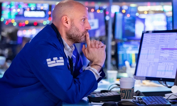 Chứng khoán thế giới giảm do mối lo ngại suy thoái vẫn còn đè nặng tâm lý