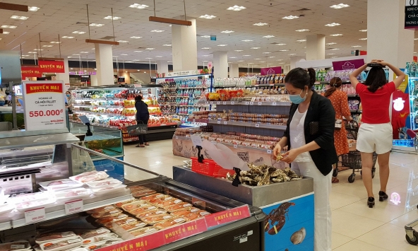 Càng gần Tết Nguyên đán, thực phẩm khô tăng giá 'chóng mặt'