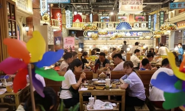 Lĩnh vực dịch vụ của Trung Quốc vẫn ở mức thấp tháng thứ tư liên tiếp
