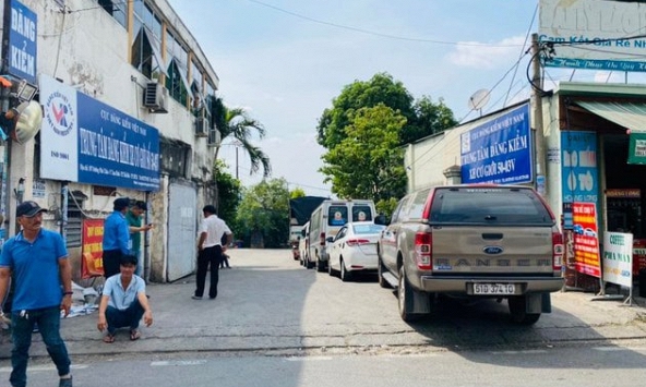 Khởi tố, bắt tạm giam 5 người tại Trung tâm đăng kiểm ở TP.Thủ Đức