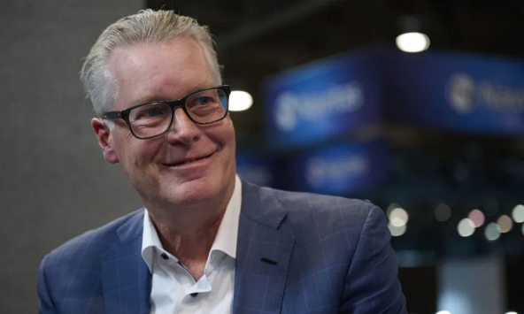 CES 2023: Qualcomm chào hàng chip điện thoại sử dụng năng lượng vệ tinh