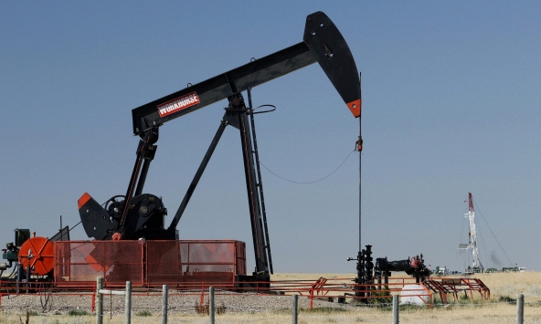 Giá xăng dầu ngày 9/1: Dầu thô có xu hướng giảm