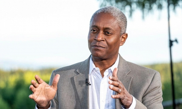 Quan chức Fed: Lãi suất nên ở mức trên 5% và giữ trong một thời gian dài