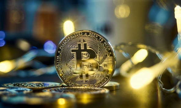 Bitcoin trụ vững trên 17.000 USD