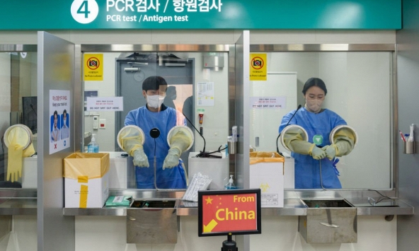 Trung Quốc dừng cấp thị thực cho công dân Hàn Quốc và Nhật Bản