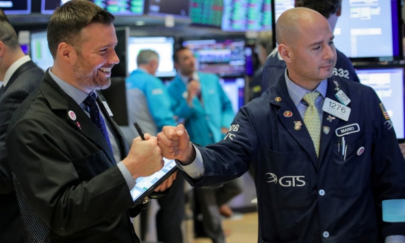 Chứng khoán Mỹ bật tăng trước khi báo cáo lạm phát được công bố