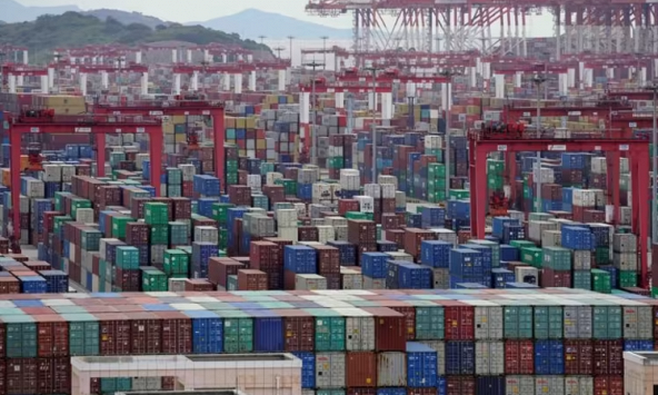 Xuất khẩu tháng 12 của Trung Quốc giảm thấp hơn dự báo